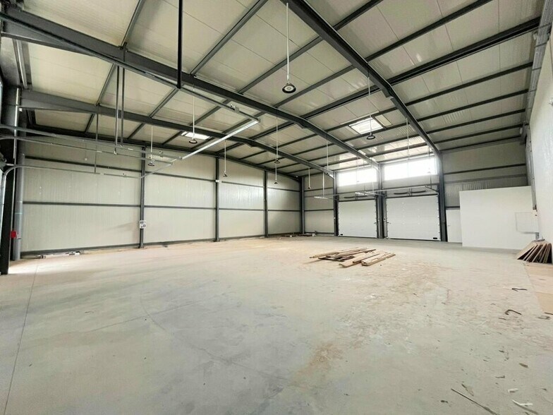 Industrial in Les Arcs for sale - Building Photo - Image 2 of 4