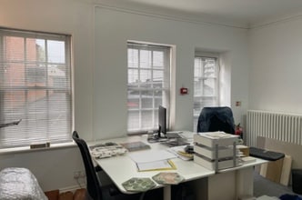 23 The Parade, Marlborough to rent Interior Photo- Image 1 of 4