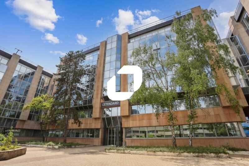Office in Vélizy-Villacoublay to rent - Building Photo - Image 1 of 11