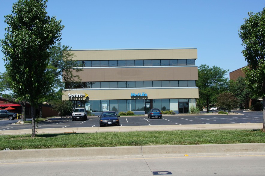 4501 N Sterling Ave, Peoria, IL for sale - Building Photo - Image 1 of 1