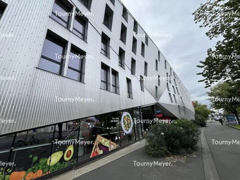 Office in Bordeaux to rent - Building Photo - Image 1 of 2