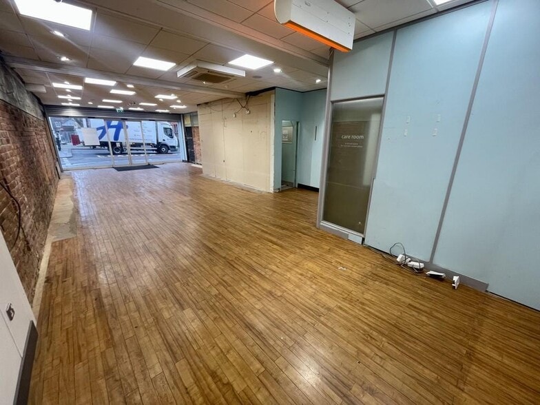 41-42 Pyle St, Newport to rent - Building Photo - Image 3 of 8