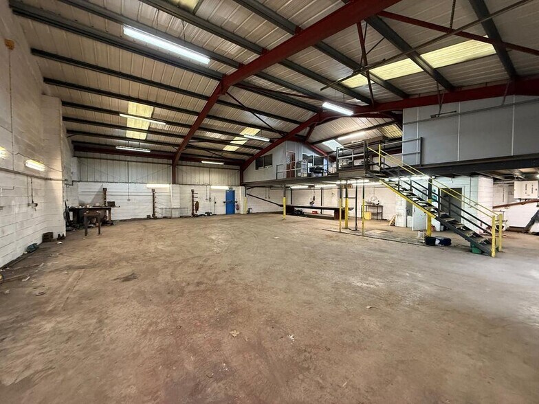 Delhi Rd, Manchester to rent - Building Photo - Image 3 of 4