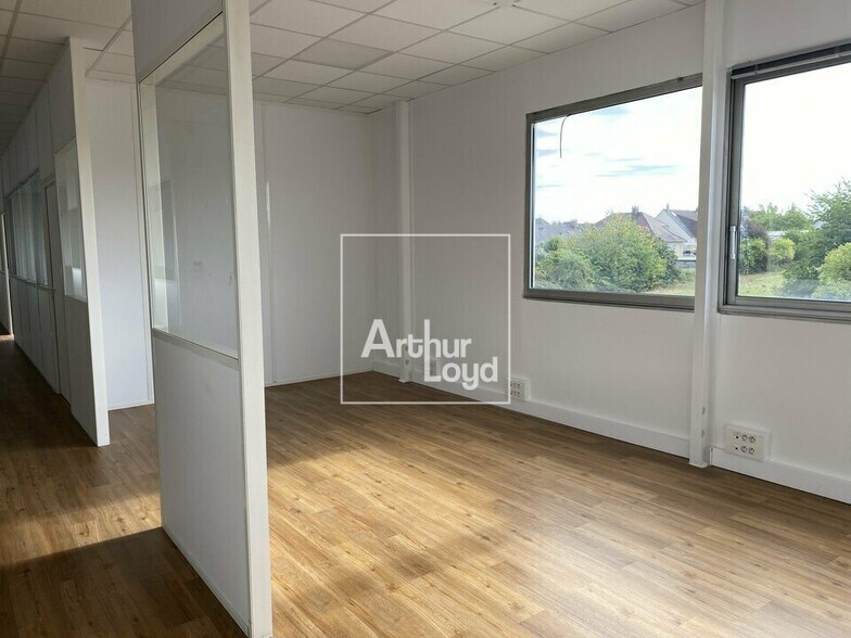 Industrial in Morangis to rent - Interior Photo - Image 3 of 5
