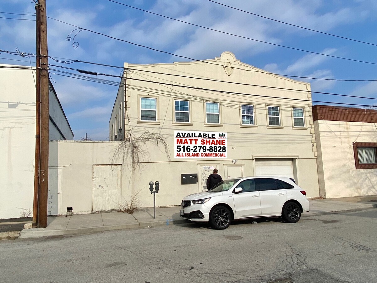 440 W Merrick Rd, Valley Stream 11580 440 W. Merrick Road + 163