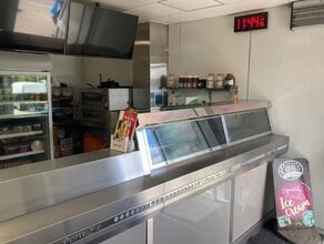 Main St, Cleland to rent Interior Photo- Image 2 of 5