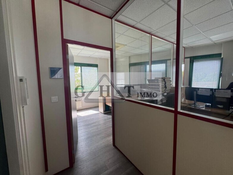 Office in Pontault Combault for sale - Building Photo - Image 1 of 11