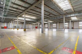 Industrial in Marly-la-Ville to rent Interior Photo- Image 1 of 2