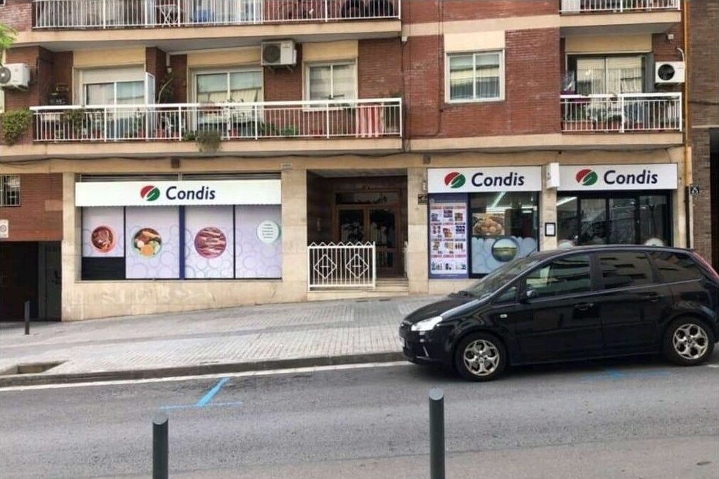 Cornellà de Llobregat, BAR 08940 -  -  - Interior Photo - Image 1 of 4