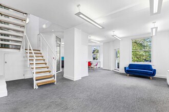 7-8 Lyric Sq, London to rent Interior Photo- Image 2 of 7