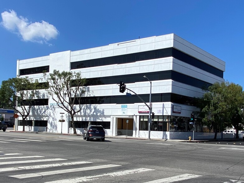 4419 Van Nuys Blvd, Sherman Oaks, CA for sale - Building Photo - Image 2 of 36