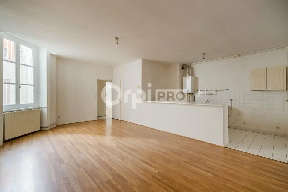 Office in Lyon for sale Interior Photo- Image 1 of 11