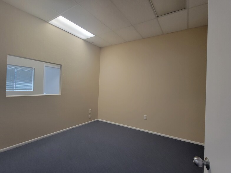 307-361 6th Ave W, Bradenton, FL for rent - Building Photo - Image 3 of 6