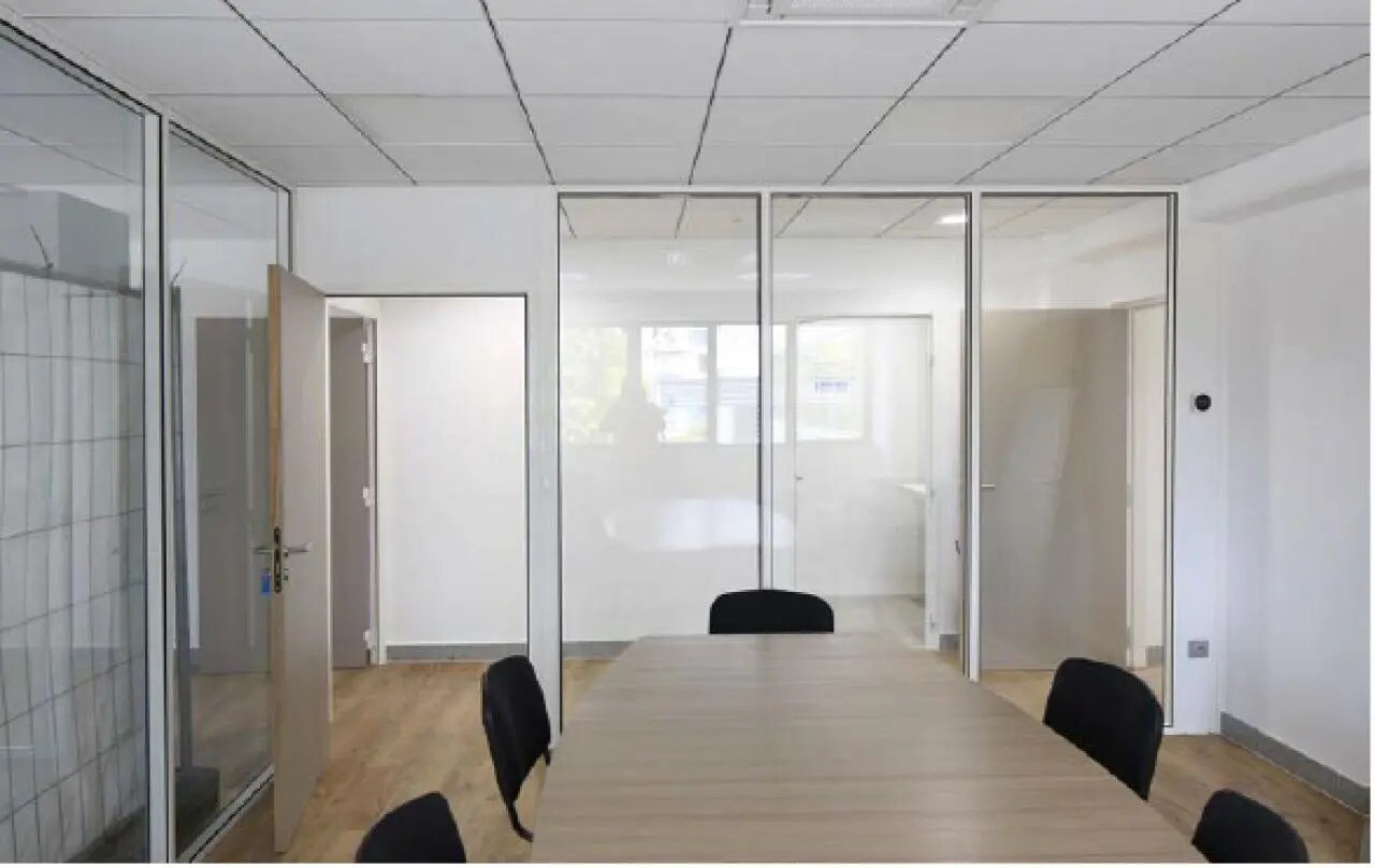 Light Industrial in Bagnolet to rent Primary Photo- Image 1 of 5