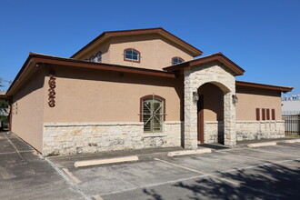 2623 Commercial Ave, San Antonio, TX for sale Building Photo- Image 1 of 2