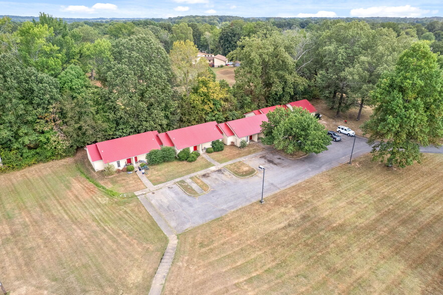 1213 E Wood St, Paris, TN for sale - Building Photo - Image 2 of 21