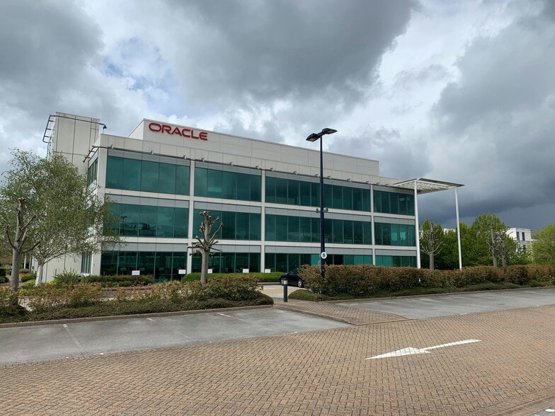 530 Oracle Pky, Reading to rent - Building Photo - Image 1 of 9