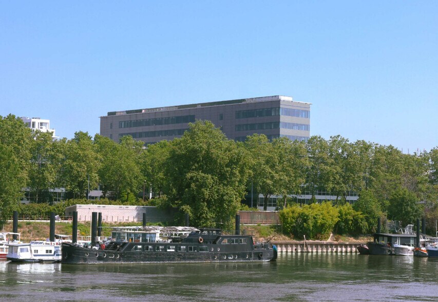 29 Quai Aulagnier, Asnières-sur-Seine to rent - Building Photo - Image 1 of 24