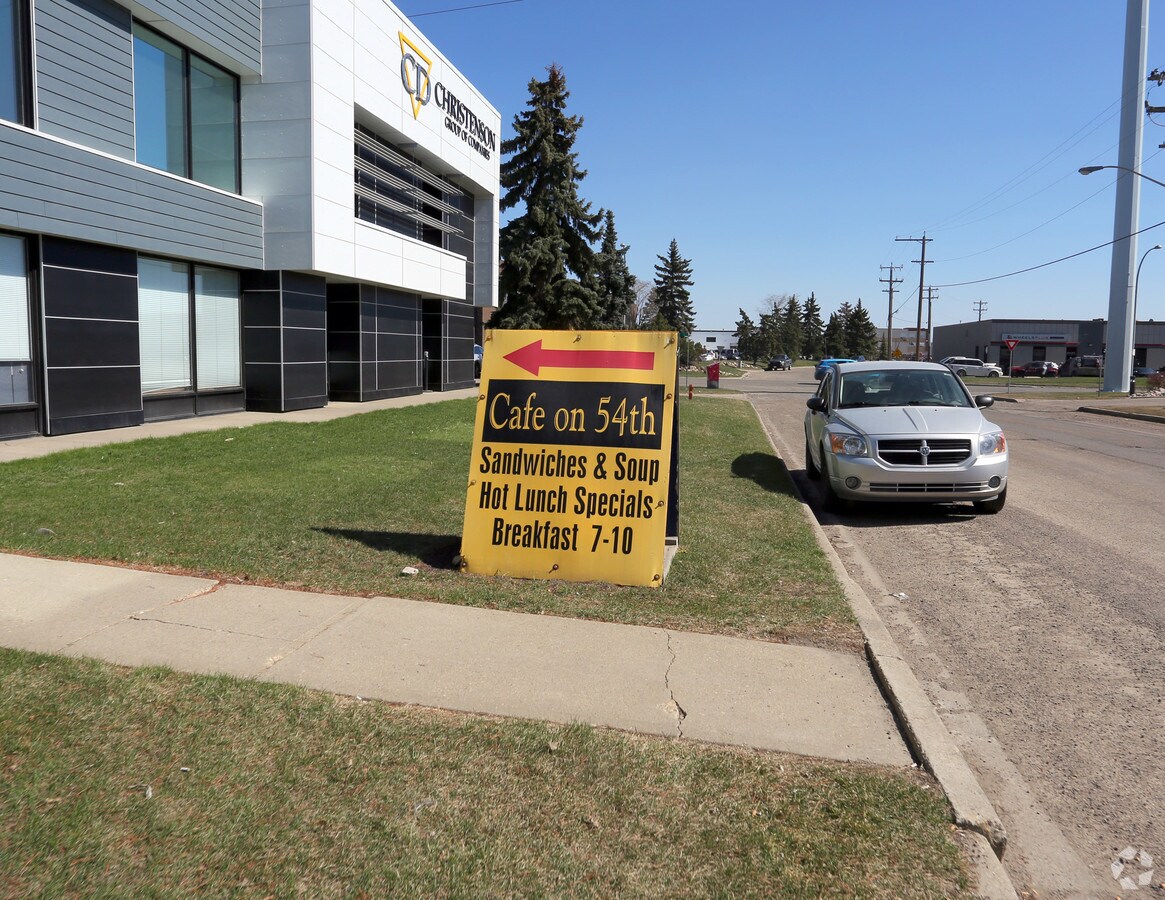 54185424 97 St NW, Edmonton T6E 0A9 Light Industrial for Rent