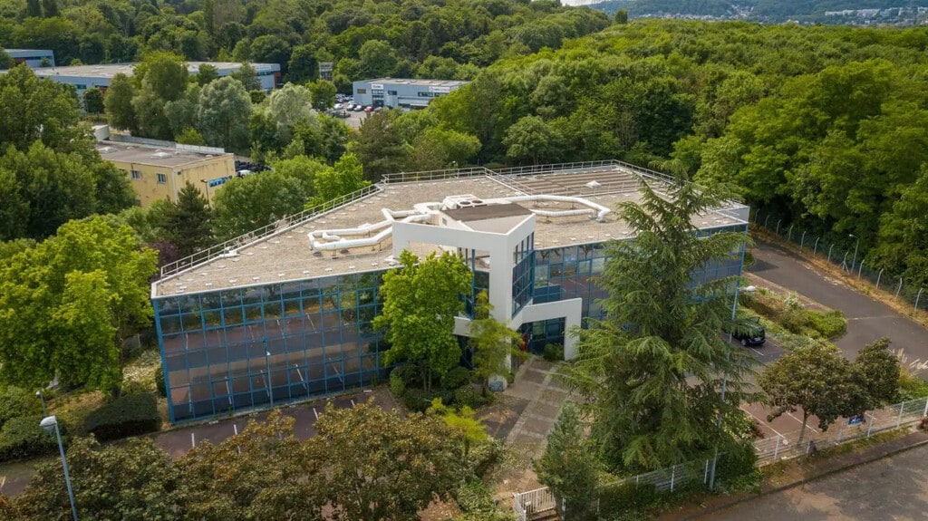 Location Entrepôt 2 000 m² - Photo 1