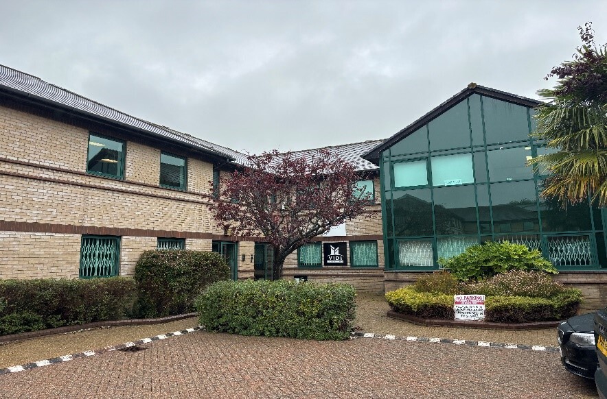 3-6 Hortons Way, Westerham to rent - Building Photo - Image 2 of 2