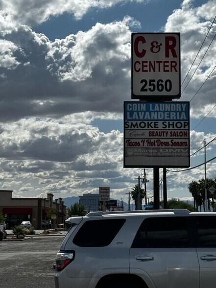 2560 N Las Vegas Blvd, North Las Vegas, NV for sale - Building Photo - Image 2 of 7
