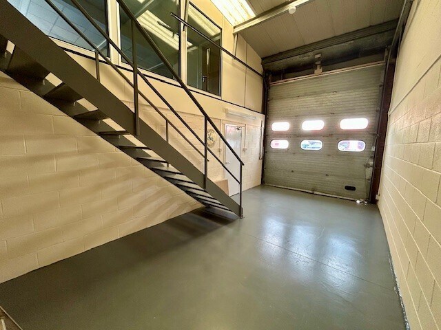 Hambridge Rd, Newbury to rent Interior Photo- Image 1 of 8