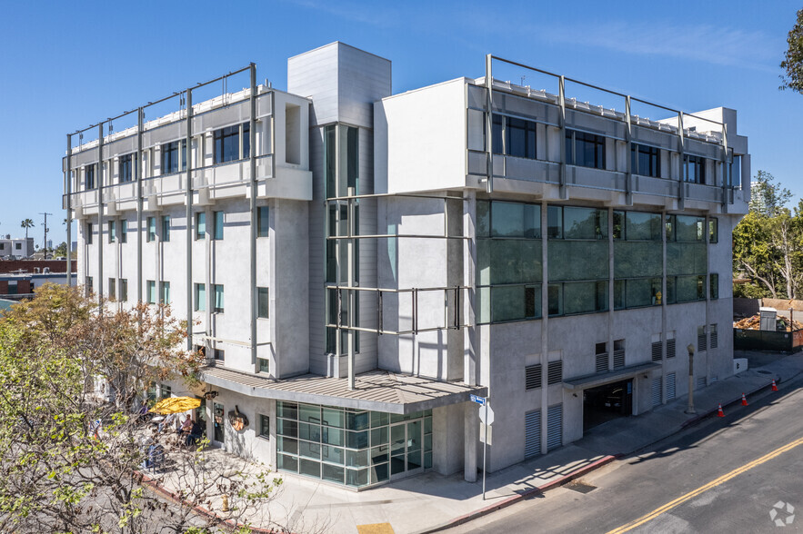 10203 Santa Monica Blvd, Los Angeles, CA for sale - Building Photo - Image 1 of 1