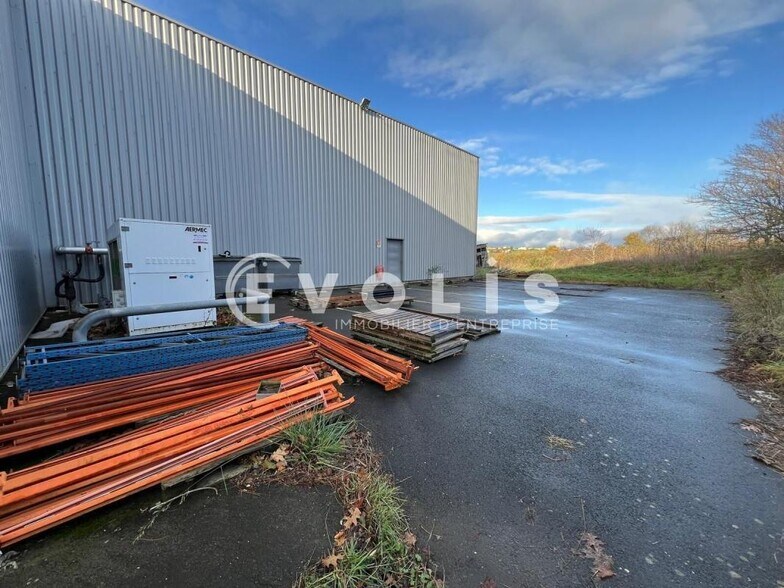 Light Industrial in FLEURIEUX-SUR-L'ARBRESLE for sale - Building Photo - Image 3 of 17