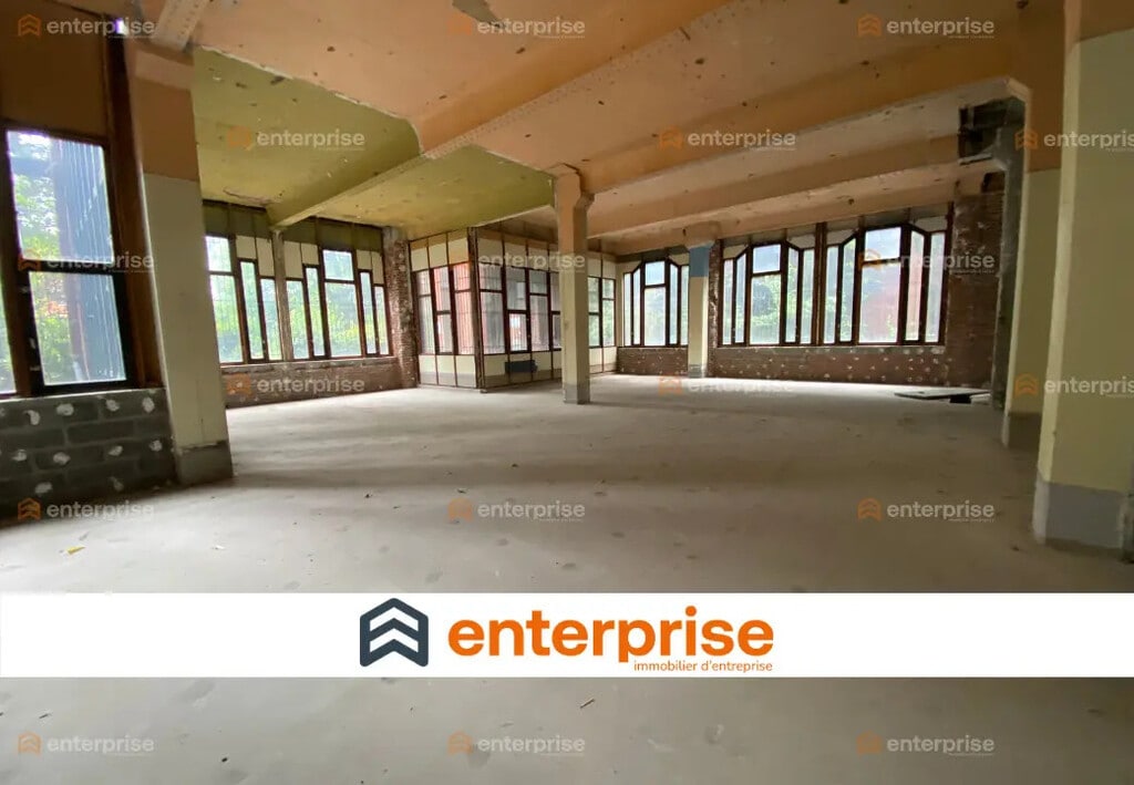 Vente Bureaux 2 000 m² - Photo 1