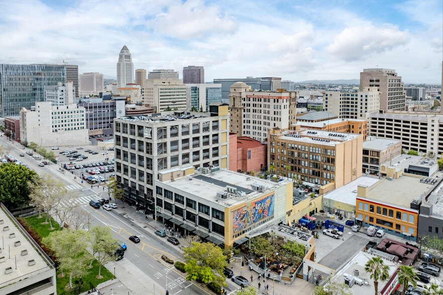 312 S Hill St, Los Angeles, CA to rent - Building Photo - Image 1 of 17