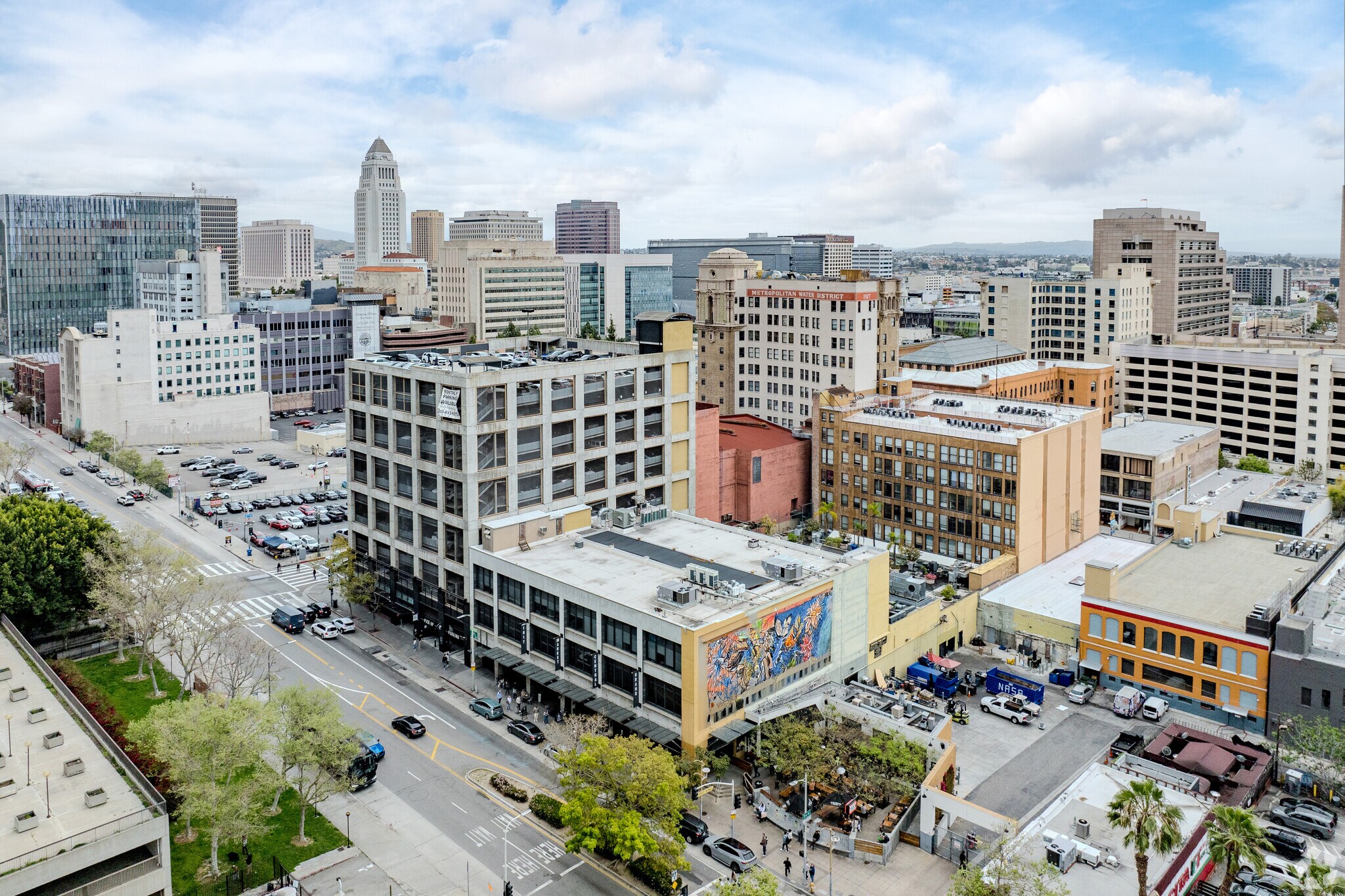 312 S Hill St, Los Angeles, CA to rent Building Photo- Image 1 of 18