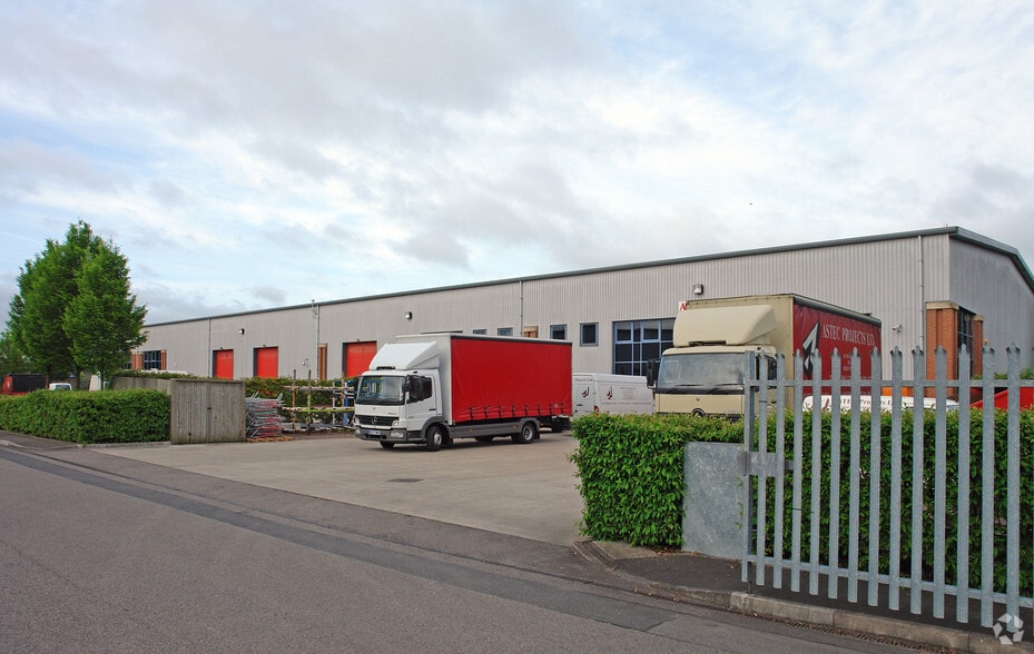 Bennet Rd, Reading to rent - Building Photo - Image 2 of 7