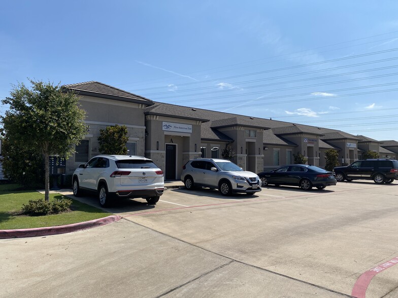 12262 Queenston Blvd, Houston, TX for rent - Building Photo - Image 3 of 18