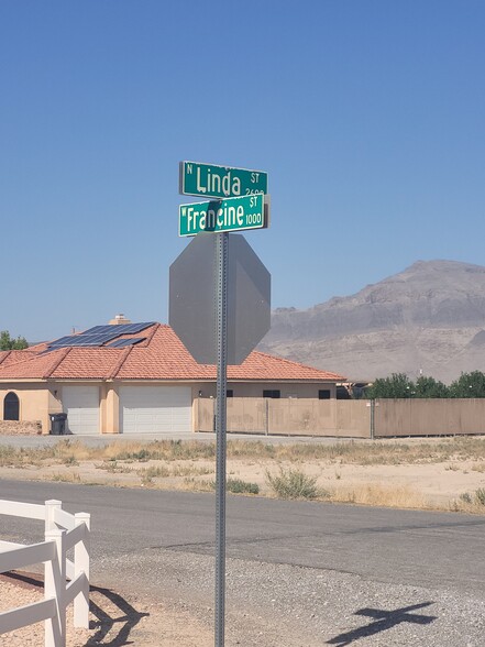 2611 Linda St, Pahrump, NV for sale - Primary Photo - Image 1 of 5