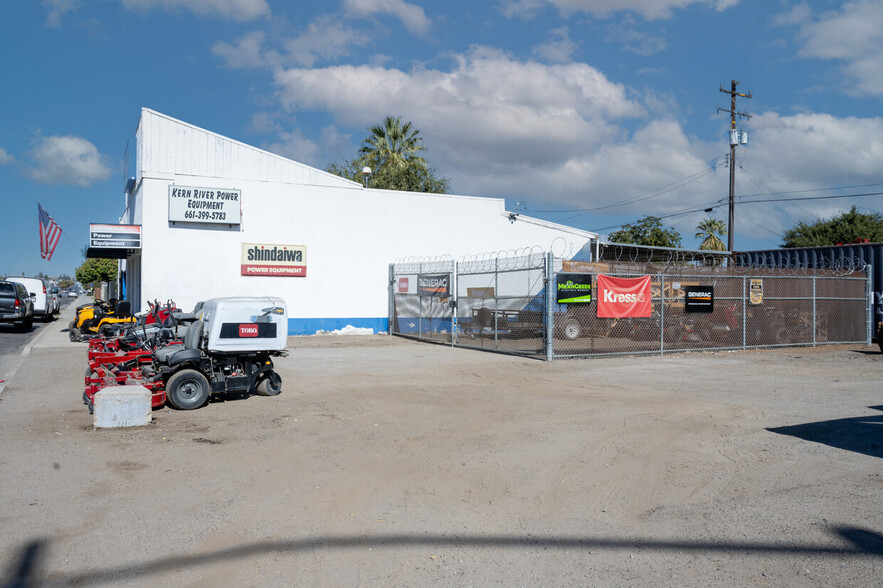 108 N Chester Ave, Bakersfield, CA for rent - Building Photo - Image 3 of 9