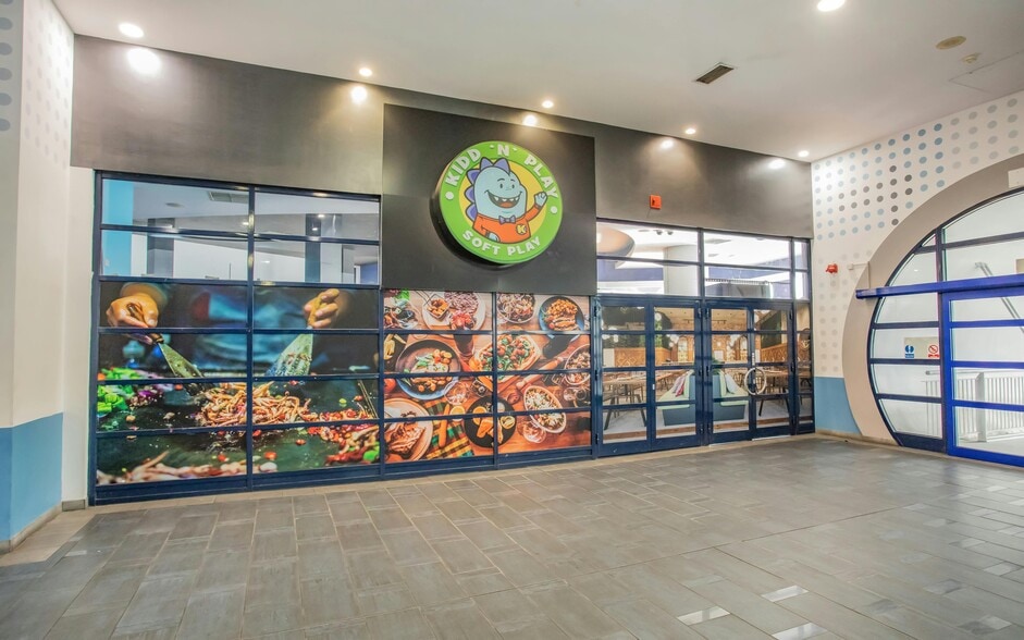 Bridge St, Luton to rent - Building Photo - Image 3 of 21