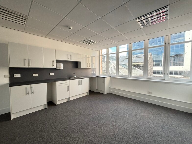 252 Union St, Aberdeen to rent - Building Photo - Image 3 of 16