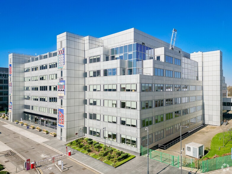 Wood Ln, London for sale - Primary Photo - Image 1 of 1