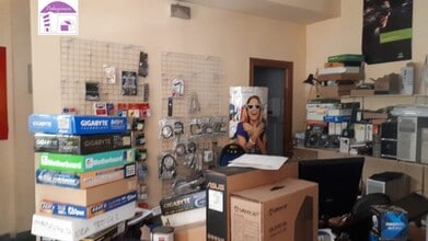 Retail in Parla, Madrid to rent Interior Photo- Image 2 of 10