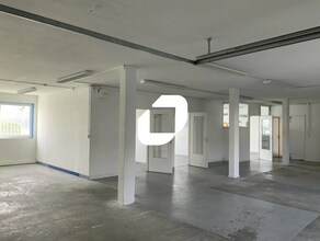 Office in Grenoble to rent Interior Photo- Image 2 of 2