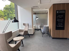 Knoll Rd, Camberley to rent Lobby- Image 1 of 4