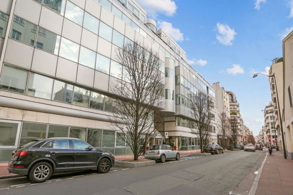 70 Rue Rivay, Levallois-Perret to rent Building Photo- Image 1 of 10