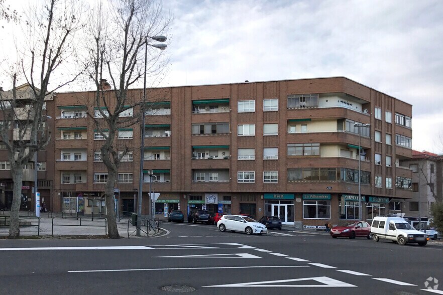 Retail in Segovia, Segovia to rent - Building Photo - Image 2 of 2