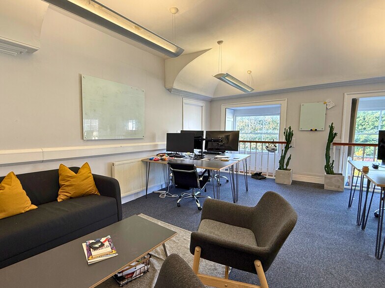 20-22 The Mall, Bristol to rent - Building Photo - Image 3 of 3
