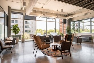 2801 E Camelback Rd, Phoenix, AZ to rent Interior Photo- Image 2 of 7