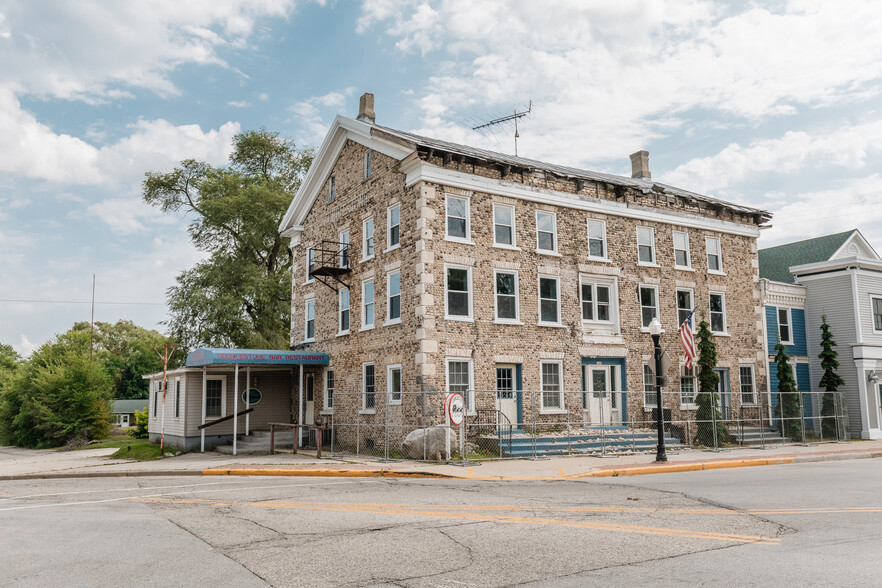 2088 Church St, East Troy, WI for sale - Building Photo - Image 1 of 1