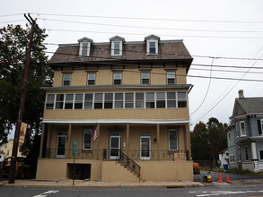 103 Main St, Walnutport, PA for sale Primary Photo- Image 1 of 1