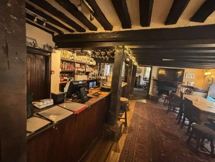 Haslemere Rd, Godalming to rent Interior Photo- Image 1 of 3