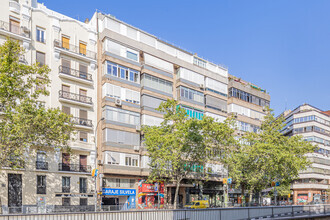 Calle de Francisco Silvela, 21, Madrid, Madrid for sale Primary Photo- Image 1 of 3